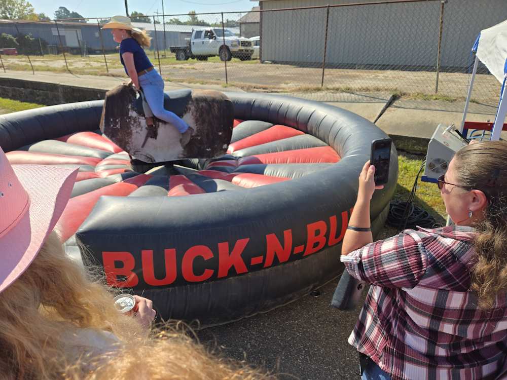 2024 Oktoberfest Vendors Getting Ready 2024 Oktoberfest Vendors Getting Ready